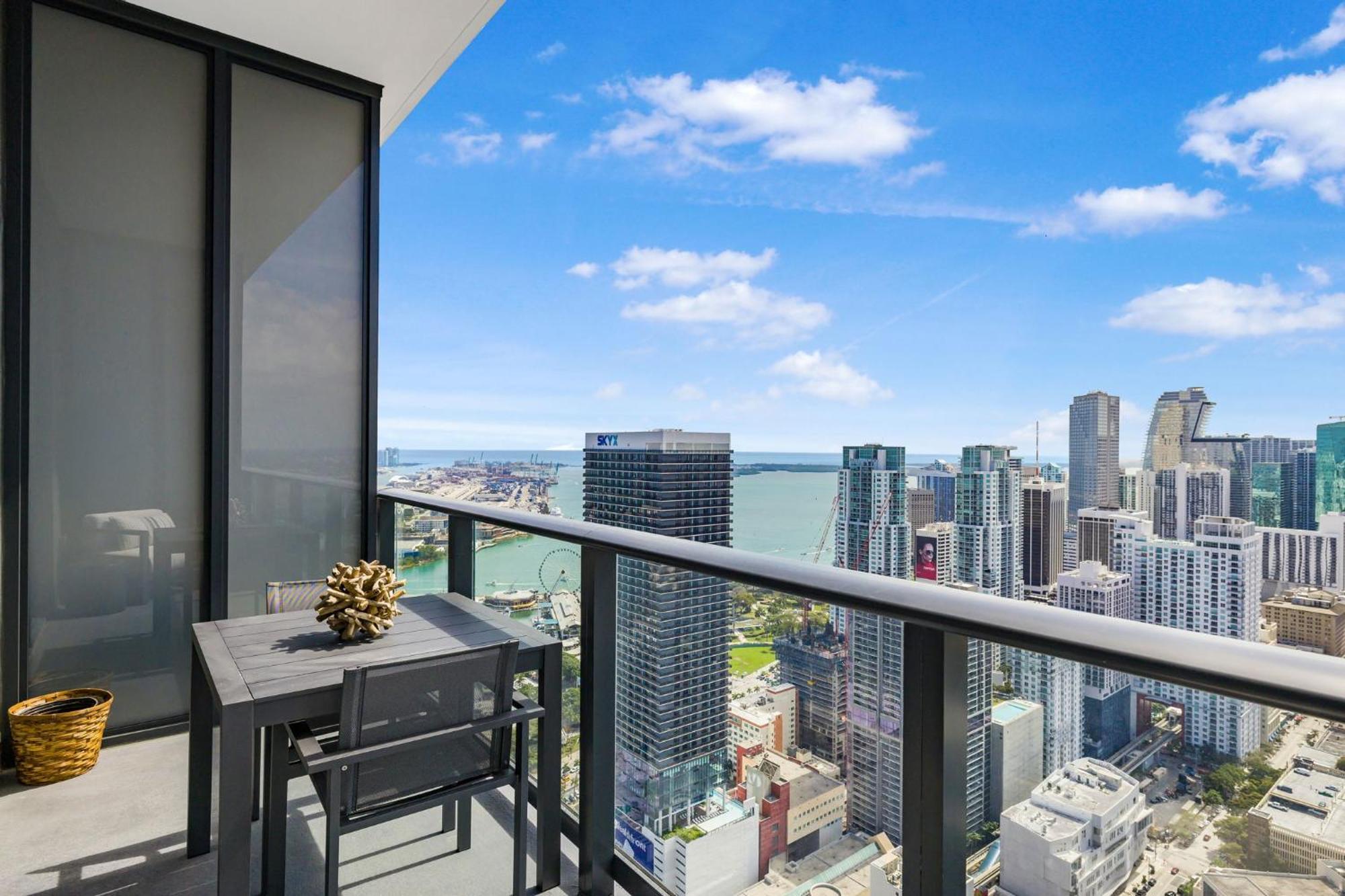 Apartment Luxury With Stunning Views *