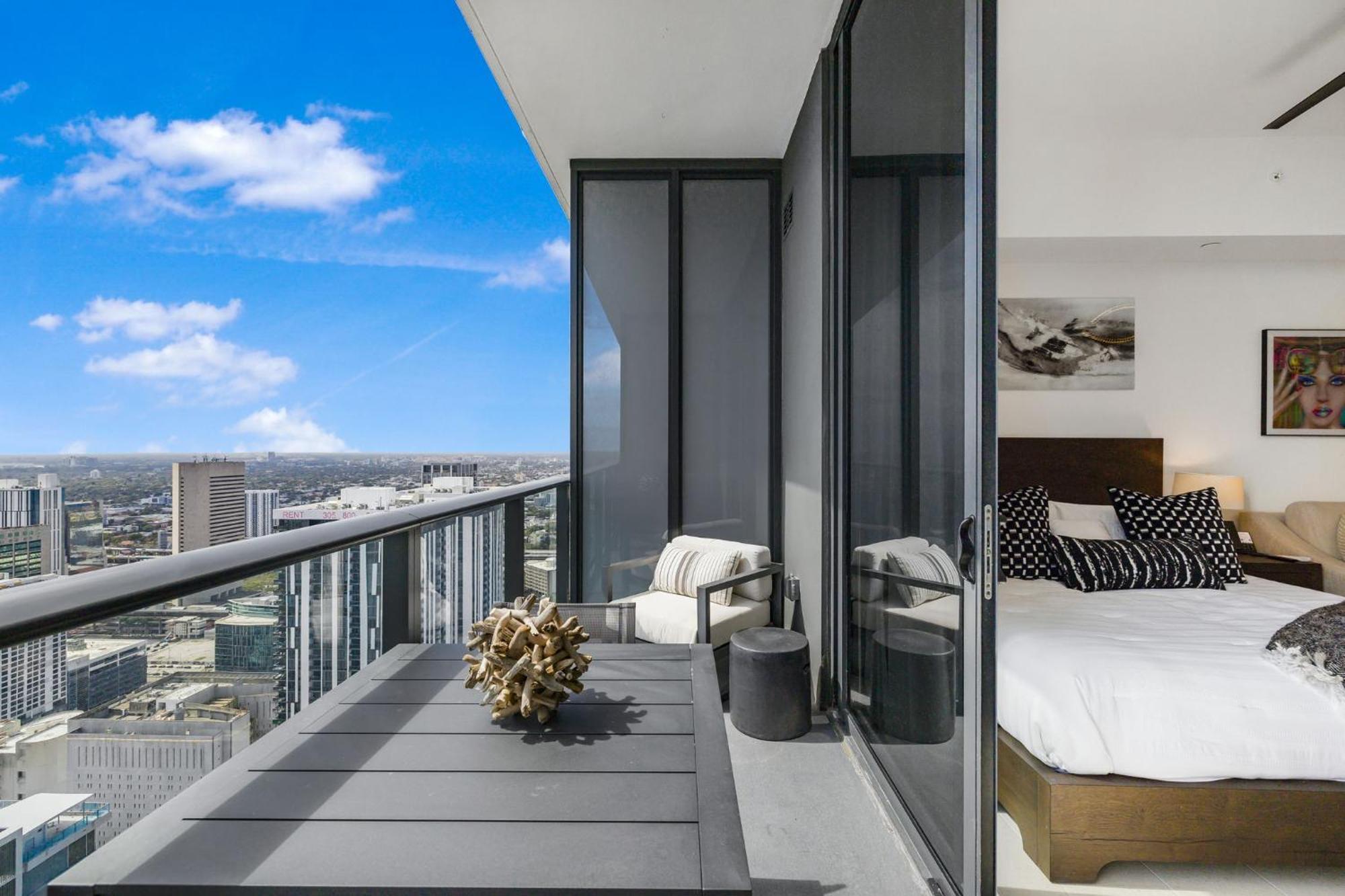 Apartment Luxury With Stunning Views *