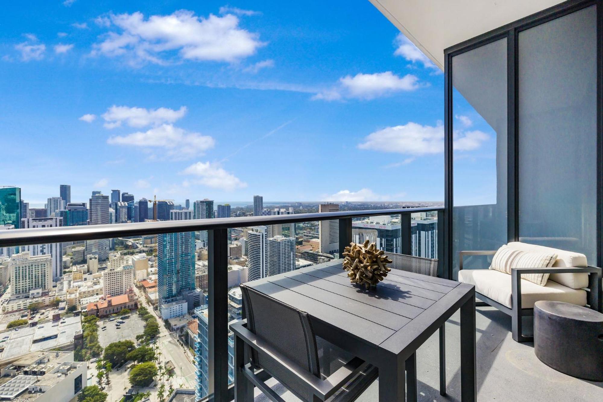 Apartment Luxury With Stunning Views *