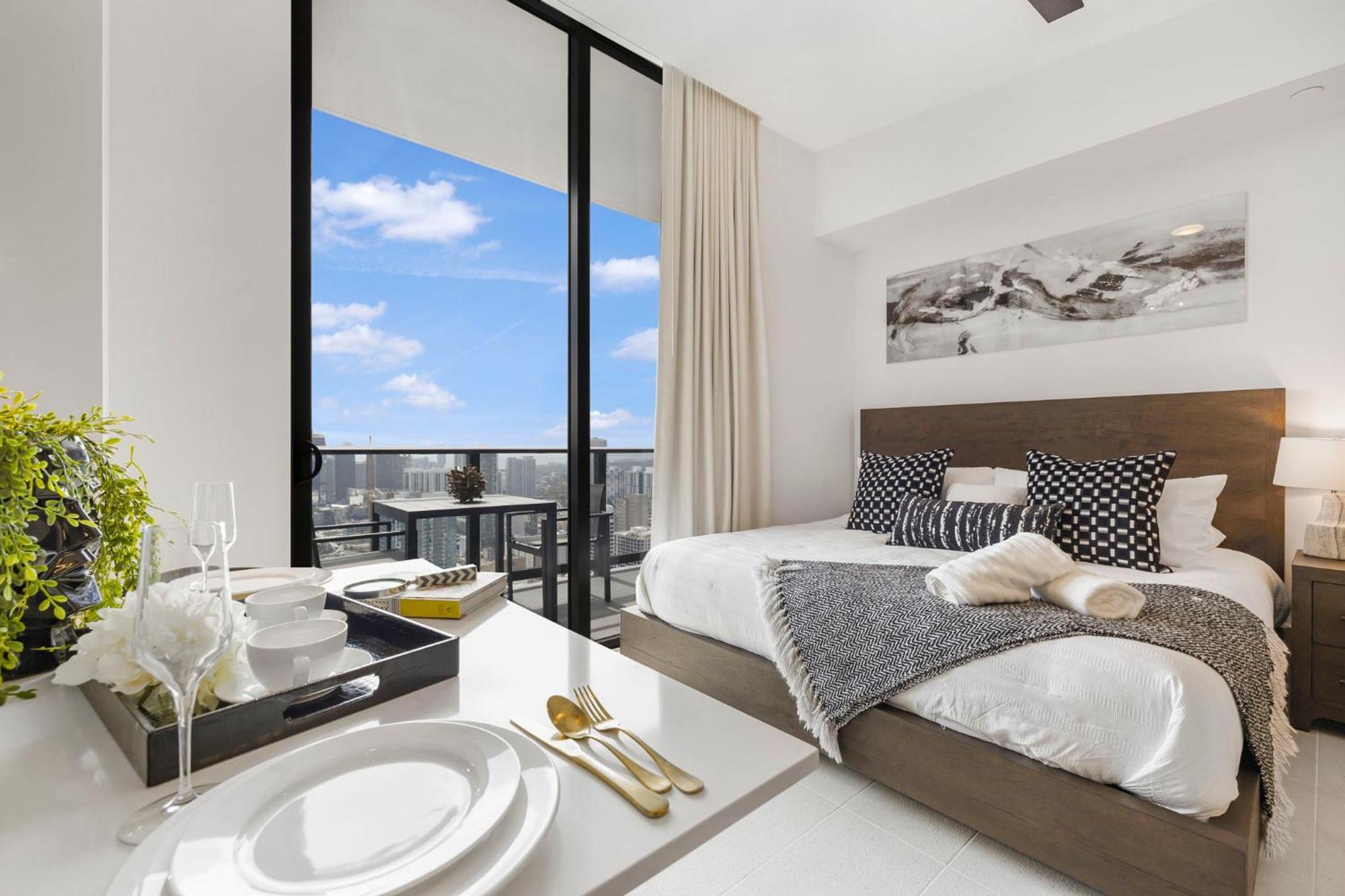Luxury With Stunning Views *