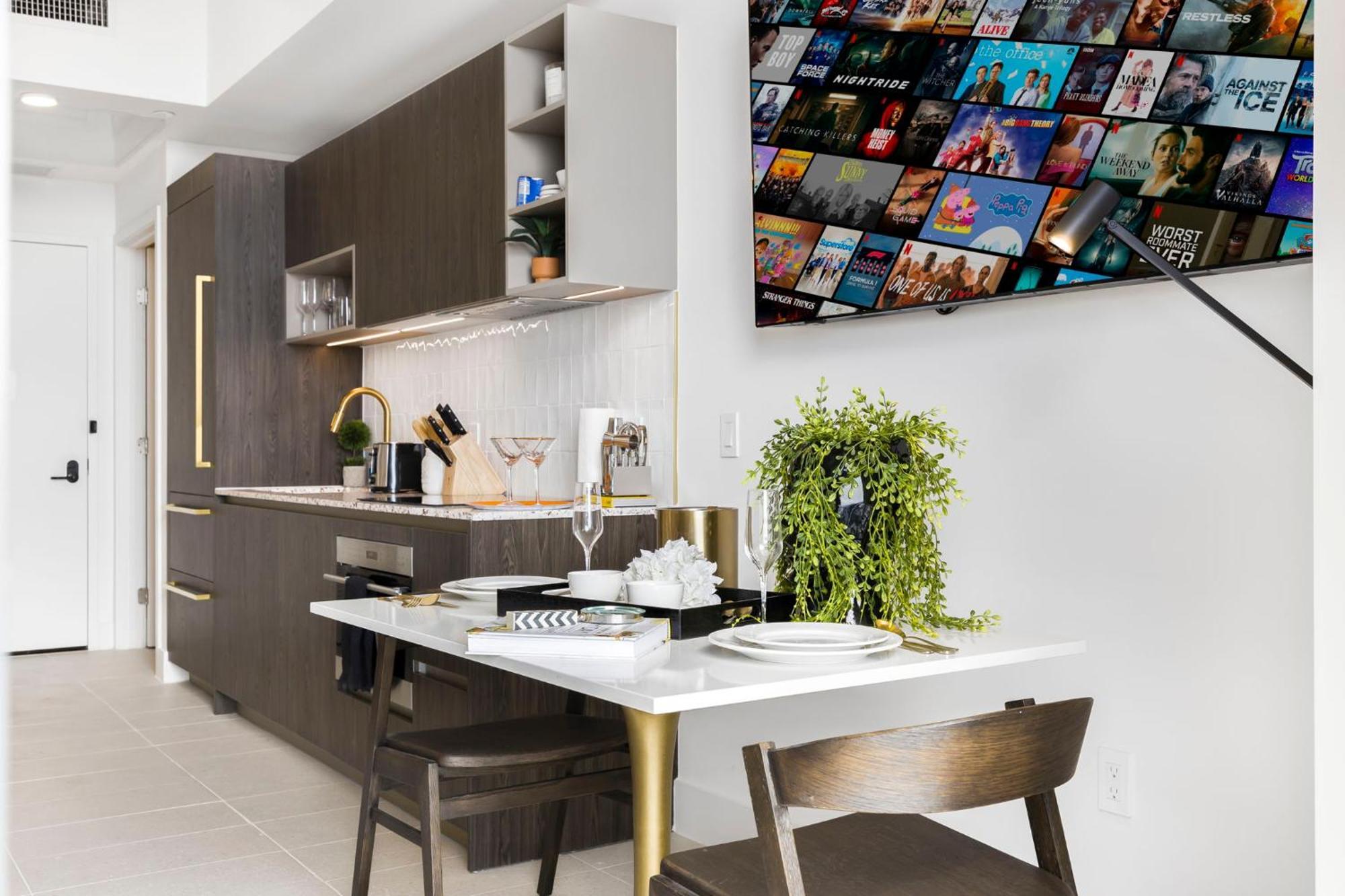 Luxury With Stunning Views Miami