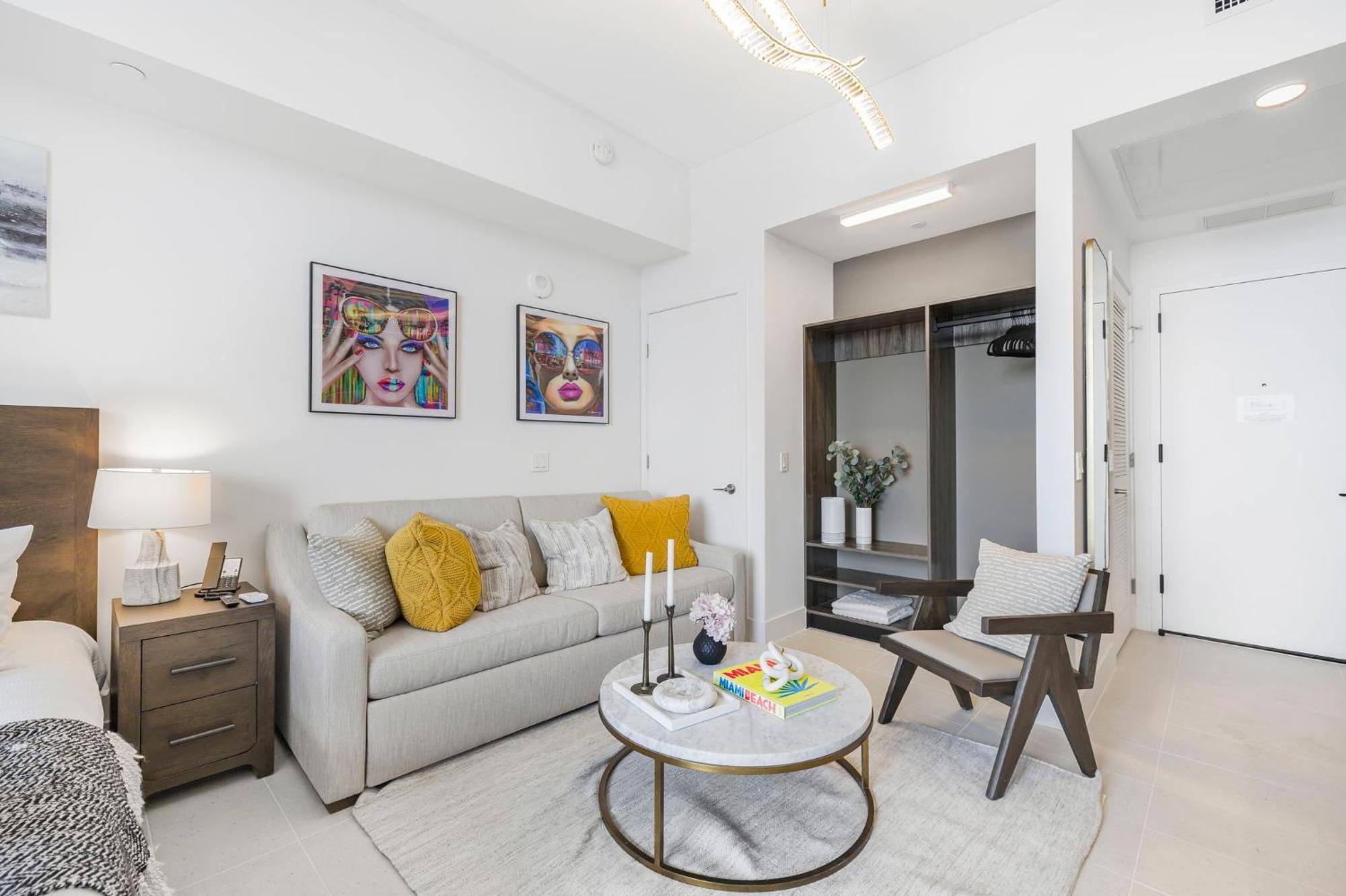 Luxury With Stunning Views *